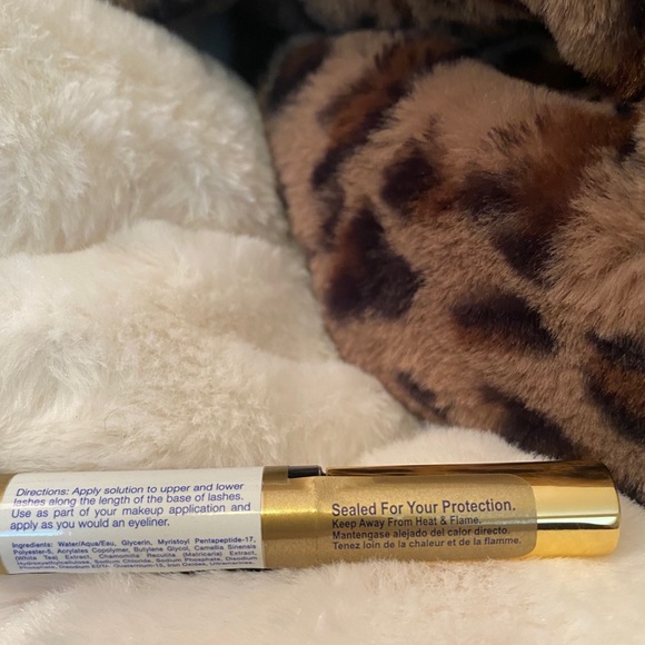 Lash Extend - Picture 2 of 3